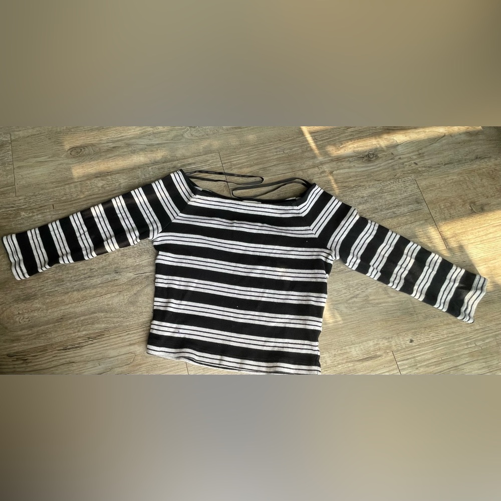 Black And White Crop Top Small Women’s